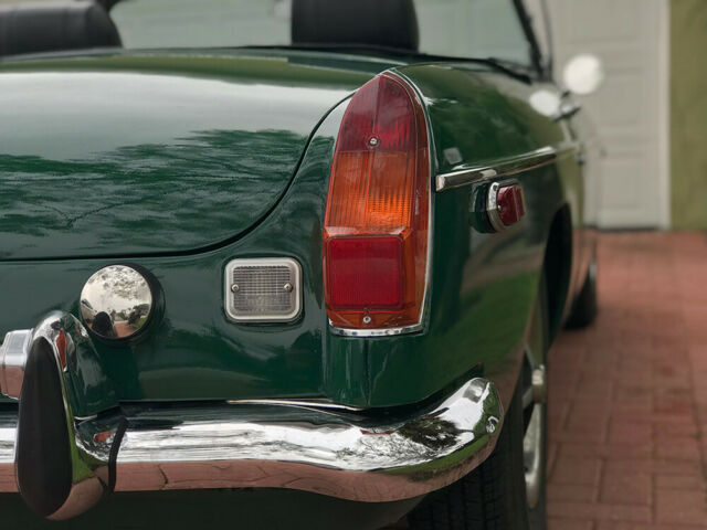 MG MGB 1972 image number 30