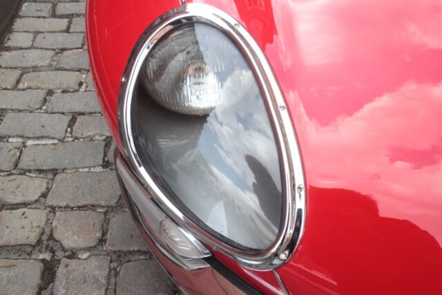 Jaguar XKE E-Type OTS 1967 image number 19