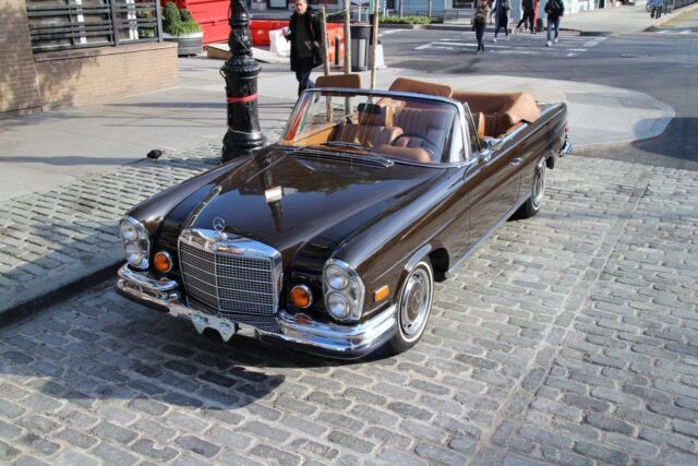 Mercedes-Benz 280SE Cabrio 1970 image number 0