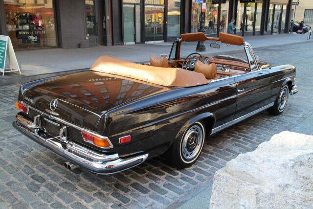 Mercedes-Benz 280SE Cabrio 1970 image number 17