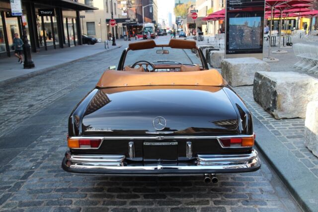 Mercedes-Benz 280SE Cabrio 1970 image number 18