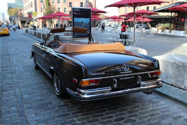 Mercedes-Benz 280SE Cabrio 1970 image number 19