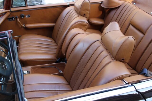 Mercedes-Benz 280SE Cabrio 1970 image number 22