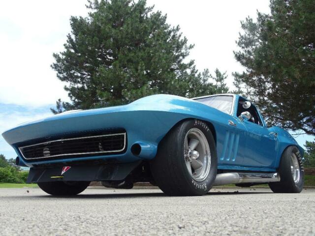 Chevrolet Corvette 1965 image number 15