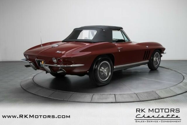 Chevrolet Corvette 1966 image number 10