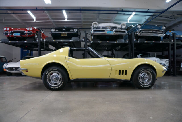 Chevrolet Corvette 427/390 L36 Coupe 1968 image number 2