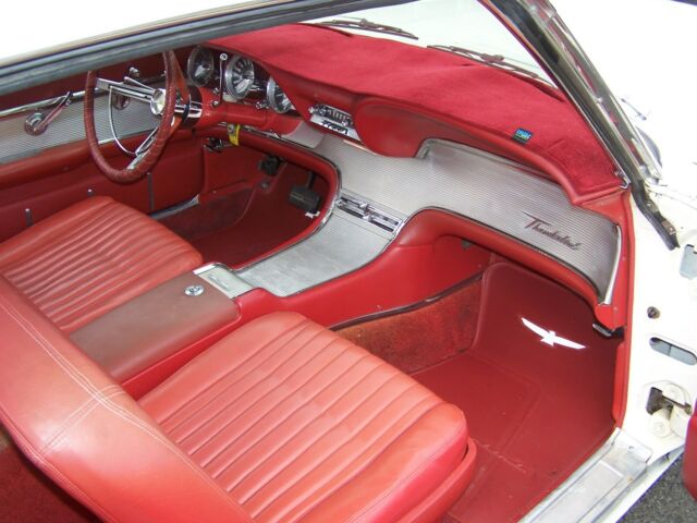 Ford Thunderbird 1961 image number 1