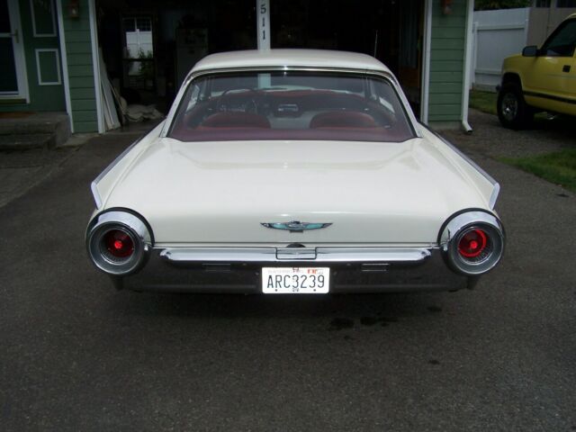 Ford Thunderbird 1961 image number 12