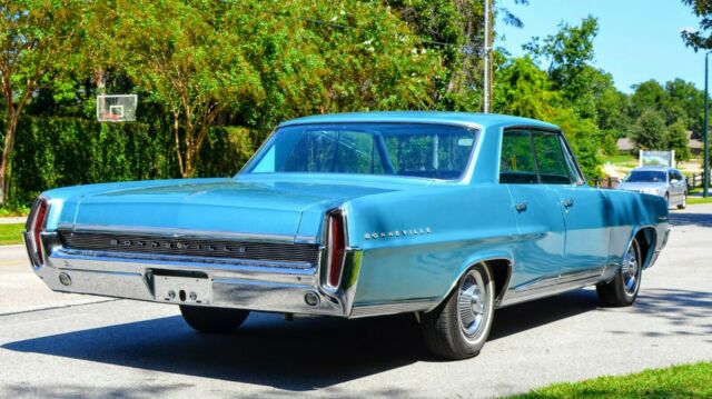 Pontiac Bonneville 1964 image number 20