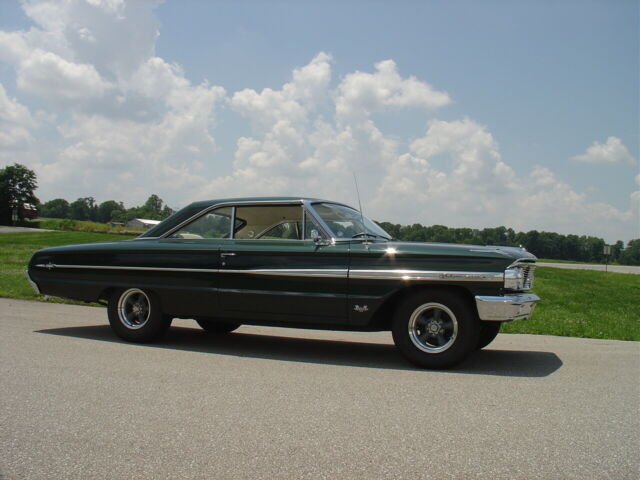 Ford Galaxie 1964 image number 1