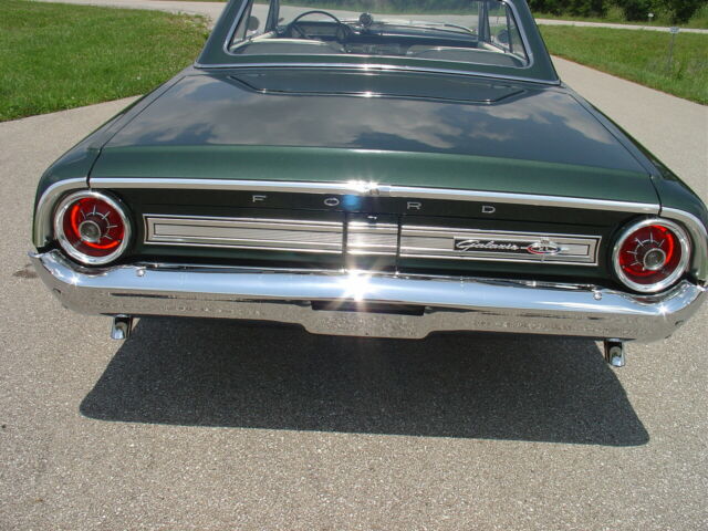 Ford Galaxie 1964 image number 2