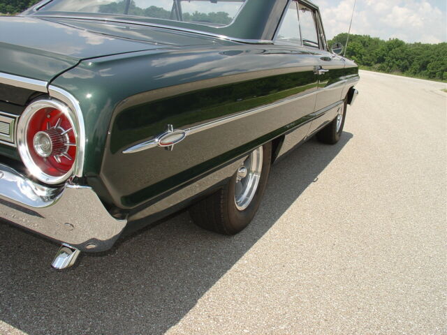 Ford Galaxie 1964 image number 31