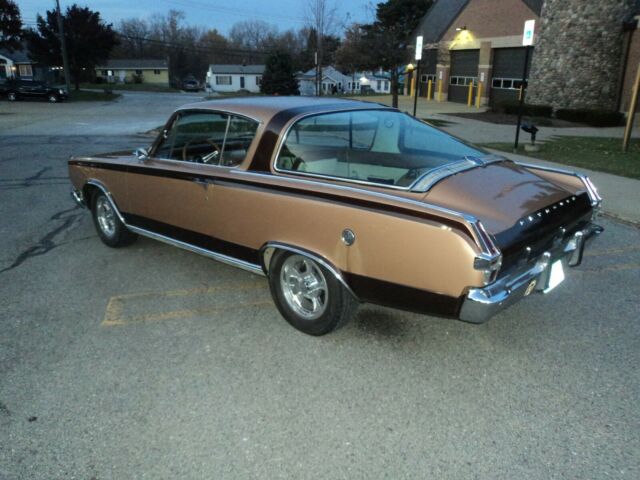 Plymouth Barracuda 1966 image number 2