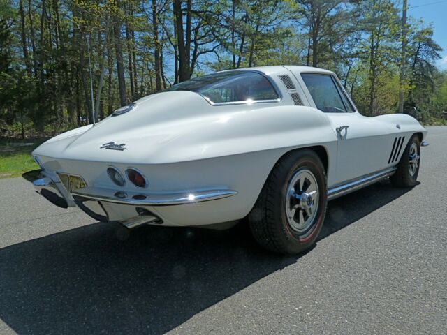 Chevrolet Corvette 1965 image number 20