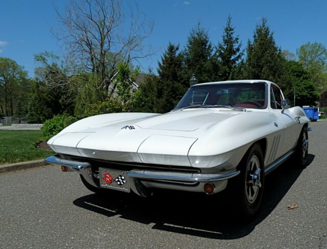 Chevrolet Corvette 1965 image number 25