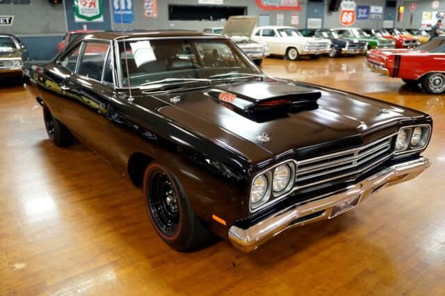 Plymouth Road Runner 1969 image number 19