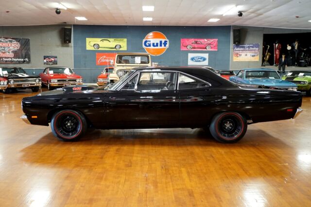 Plymouth Road Runner 1969 image number 2