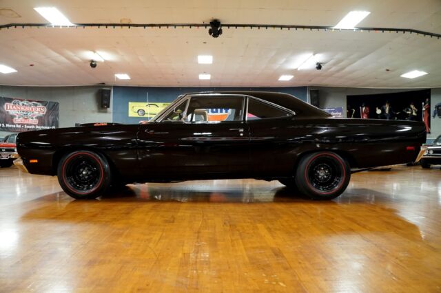 Plymouth Road Runner 1969 image number 9