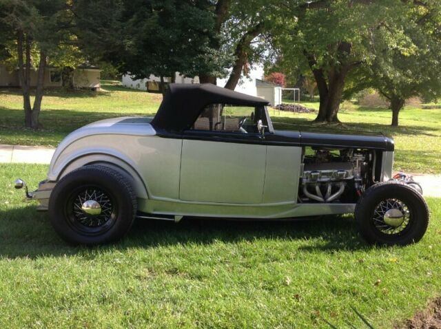 Ford Roadster 1932 image number 4