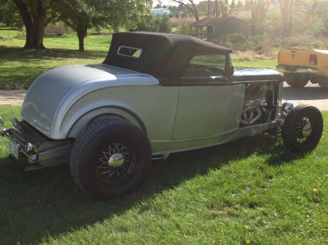 Ford Roadster 1932 image number 5