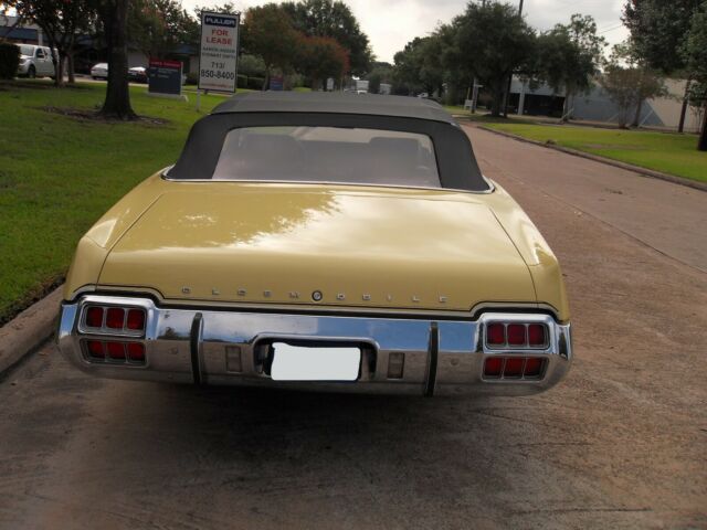 Oldsmobile Cutlass 1972 image number 2