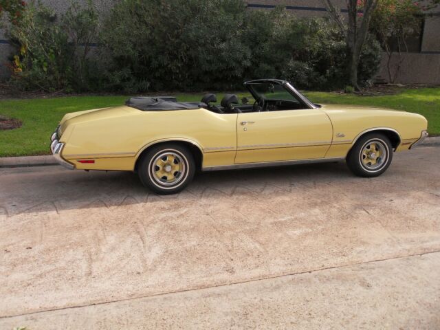 Oldsmobile Cutlass 1972 image number 25