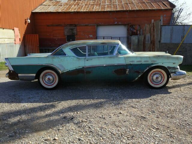 Buick Roadmaster 1957 image number 28