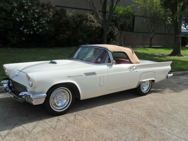 Ford Thunderbird 1957 image number 0