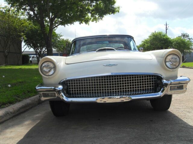 Ford Thunderbird 1957 image number 2