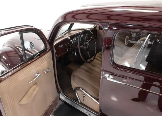 Chrysler Imperial 1935 image number 18