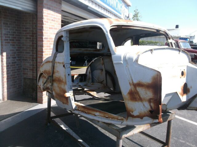 Ford 5 WINDOW COUPE 1934 image number 7