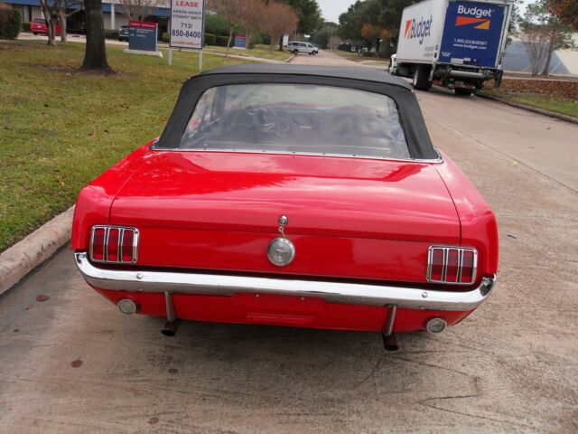 Ford Mustang 1966 image number 19