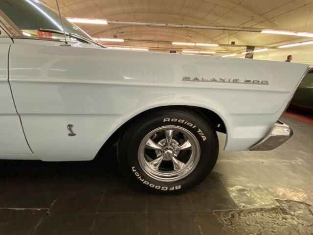 Ford Galaxie 1965 image number 21