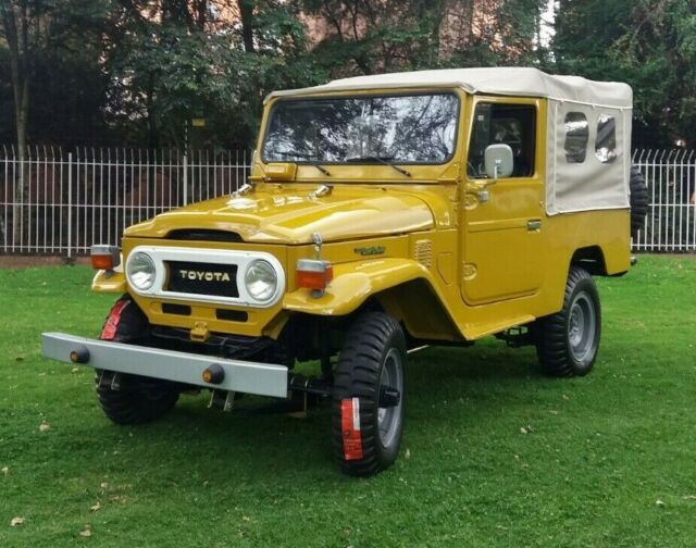 Toyota FJ Cruiser 1976 image number 0