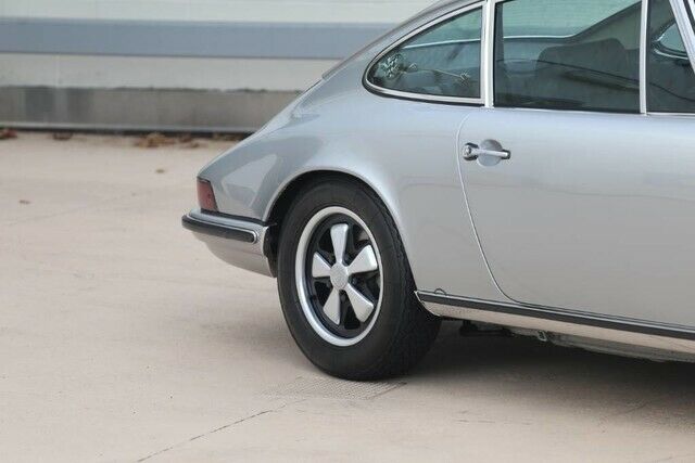 Porsche 911 1973 image number 22