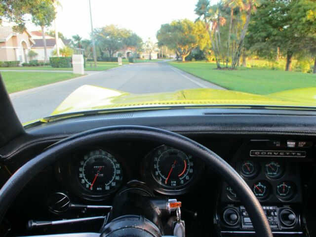 Chevrolet Corvette 1971 image number 30