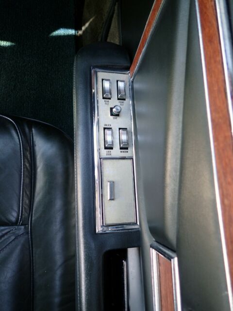 Lincoln Continental 1970 image number 45