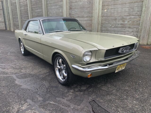 Ford Mustang 1966 image number 0