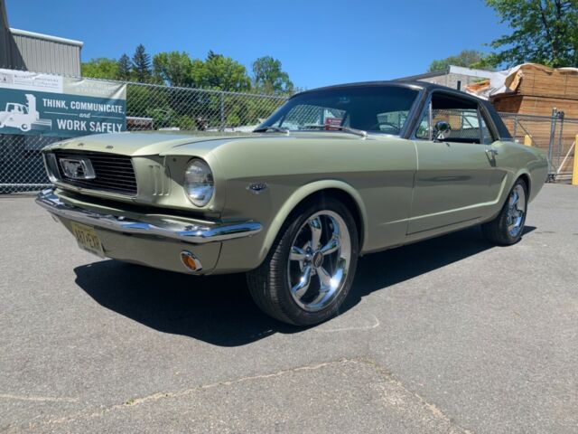 Ford Mustang 1966 image number 14