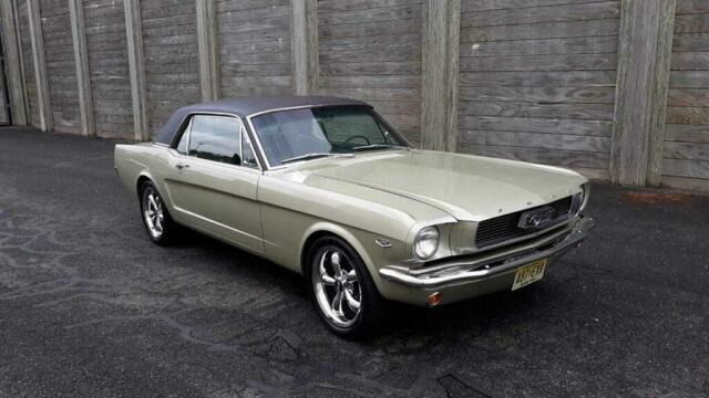 Ford Mustang 1966 image number 28