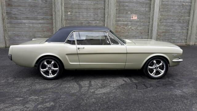 Ford Mustang 1966 image number 29