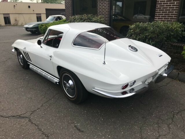 Chevrolet Corvette 1966 image number 18