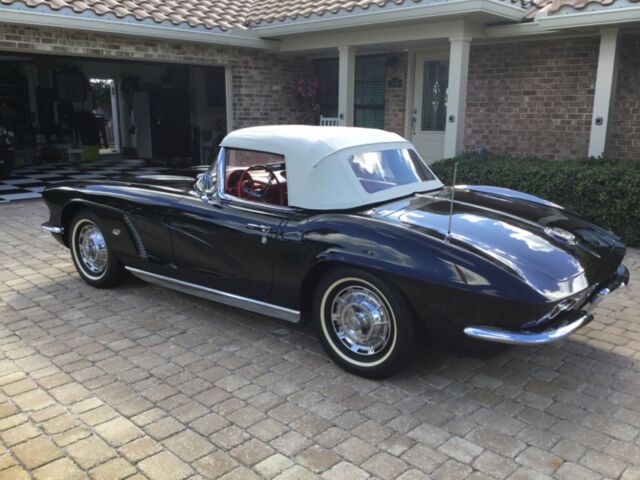 Chevrolet Corvette 1962 image number 22