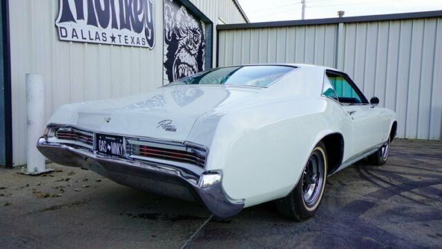 Buick Riviera 1967 image number 10