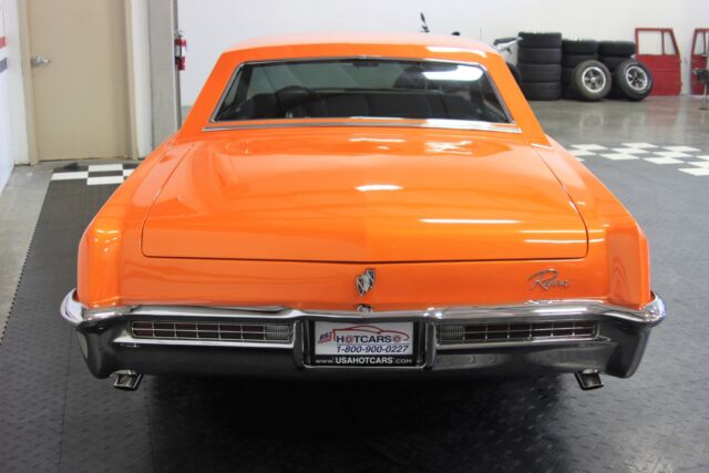 Buick Riviera 1965 image number 8