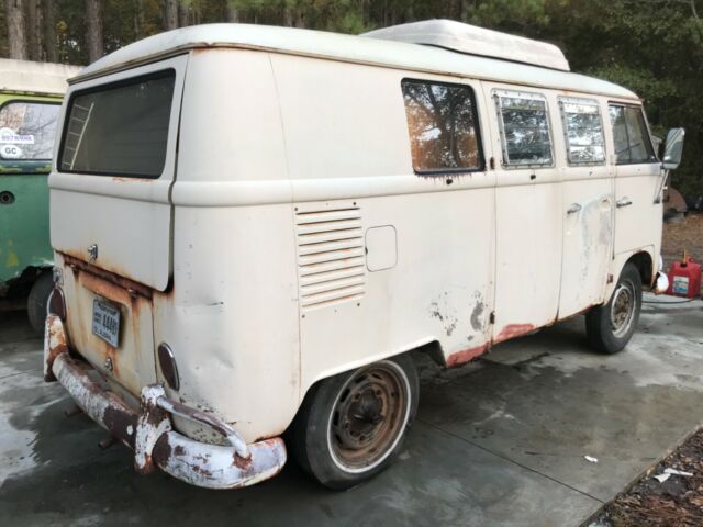 Volkswagen Bus/Vanagon 1967 image number 2