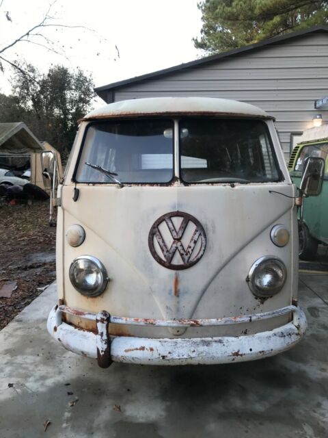 Volkswagen Bus/Vanagon 1967 image number 21