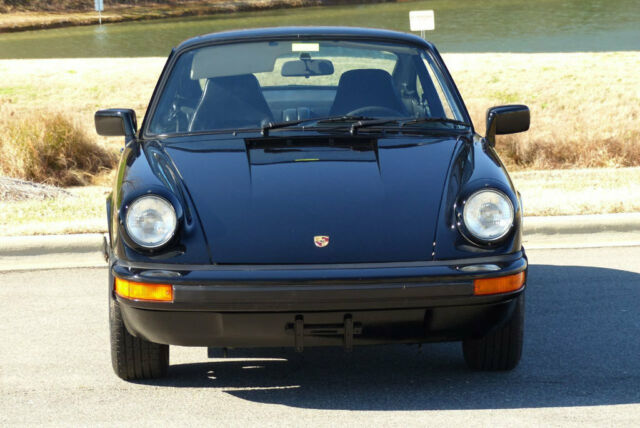 Porsche 911 1977 image number 1