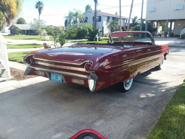 Oldsmobile Eighty-Eight 1961 image number 30