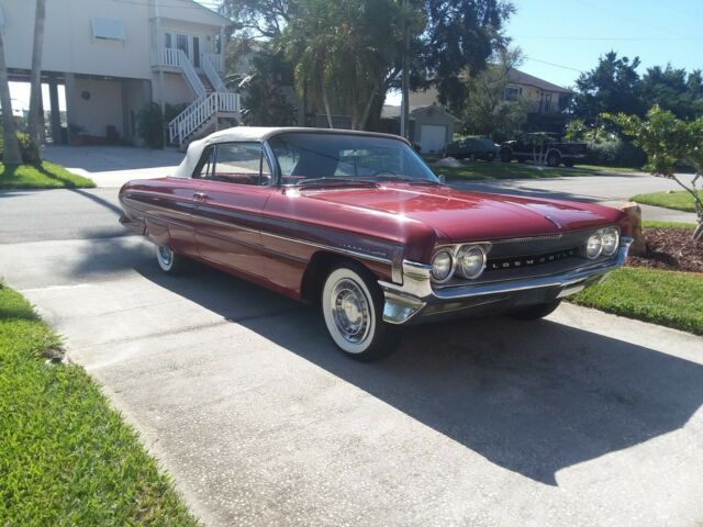 Oldsmobile Eighty-Eight 1961 image number 9